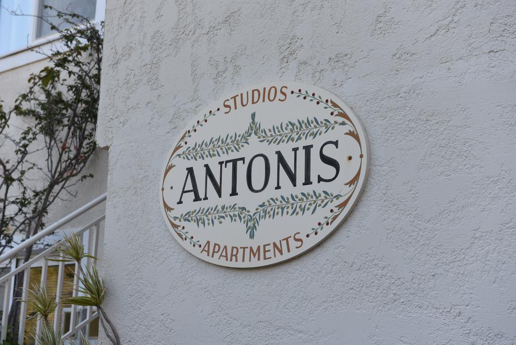 Antonis Studios & Apartments 普拉基亚斯 外观 照片